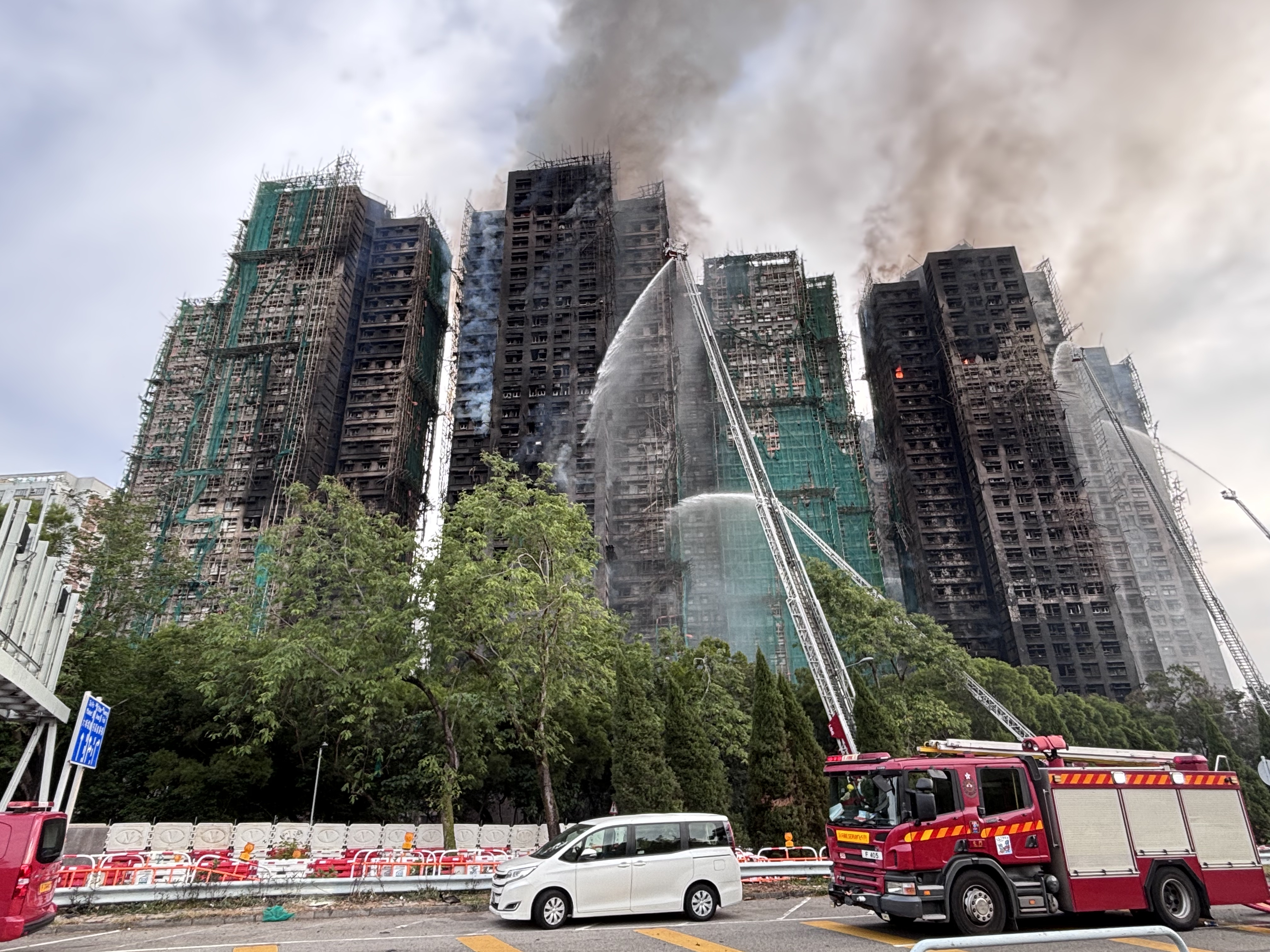 【深度】失控之火：复盘香港大埔火灾24小时