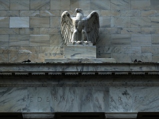 一周内多位美联储官员“放鸽”，下月降息概率大幅上升