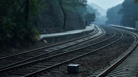 【深度】昆明试验列车碰撞事故11死2伤，铁路外包如何避免“以包不管”？