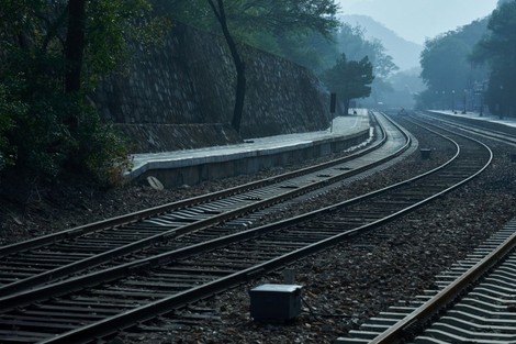 【深度】昆明试验列车碰撞事故11死2伤，铁路外包如何避免“以包不管”？