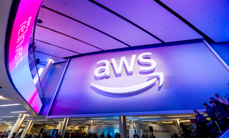 发布多款大模型，亚马逊云科技要在AI云市场保持竞争力