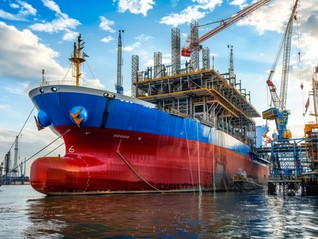 全球新船订单成交量同比降超四成，行业寒冬来临了吗？