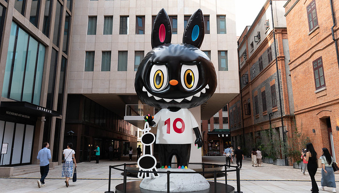 王宁把泡泡玛特开在LV旁边的梦要实现了?