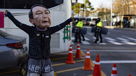 尹锡悦涉嫌妨碍逮捕案或于明年1月中判决,金建希曾斥责丈夫搞砸了计划