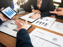 算力再迎利好？巴菲特建仓谷歌，英伟达财报发布在即！华胜天成涨停，云计算ETF汇添富(159273)涨超1%！