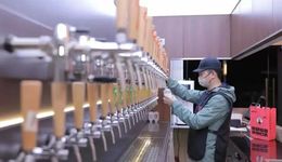 把“酒”做成奶茶生意，成了？