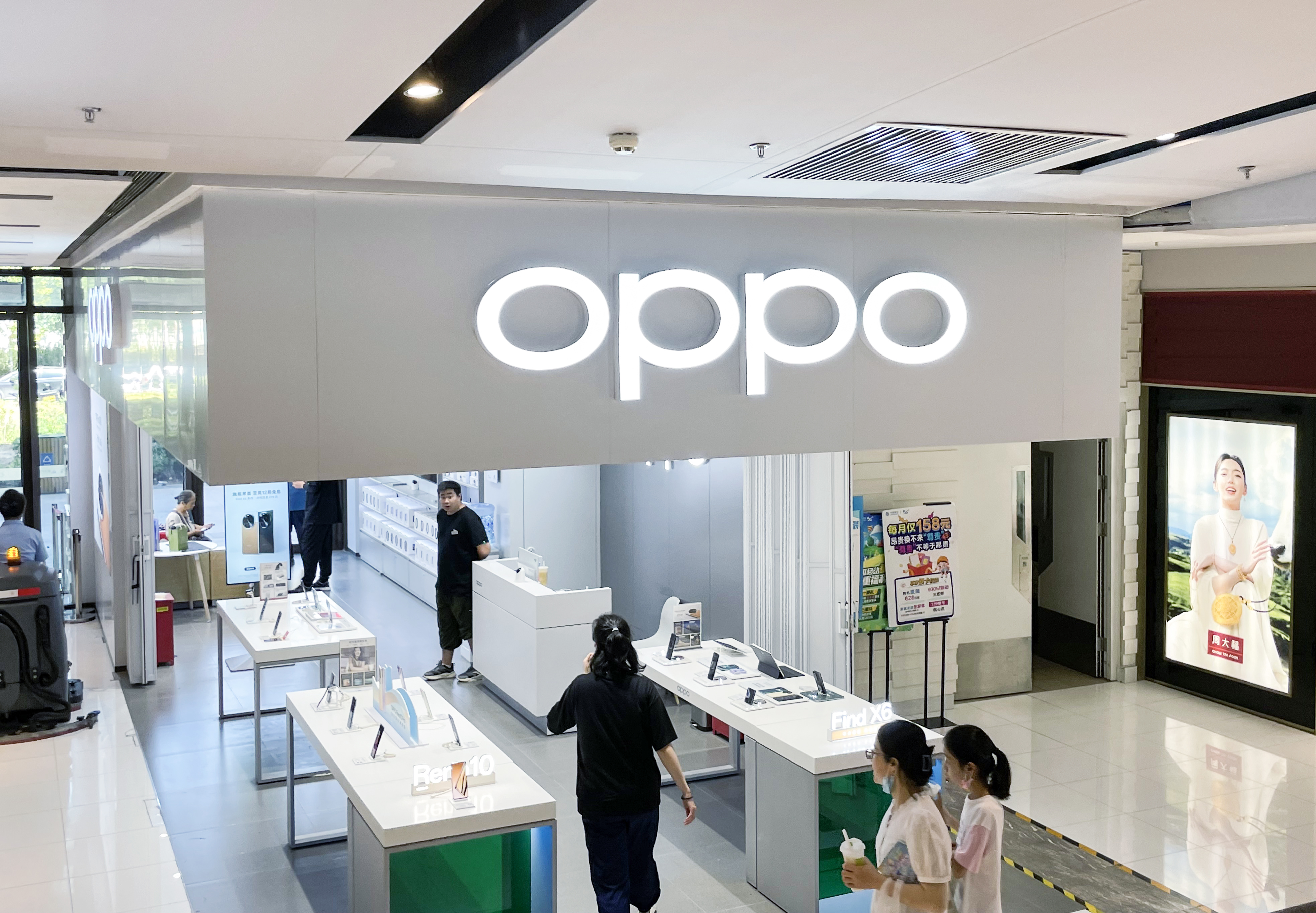OPPO针对绿线门事件，购机四年内免费换屏服务启动
