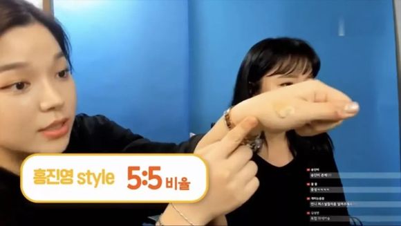 洪真英粉底液成为新晋未解之谜,同款底妆产品