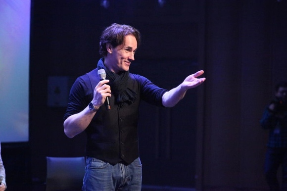 richard charest 饰演 格兰古瓦