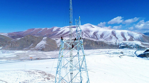 海拔4700米，四川建设者建设世界最高超高压输电线路
