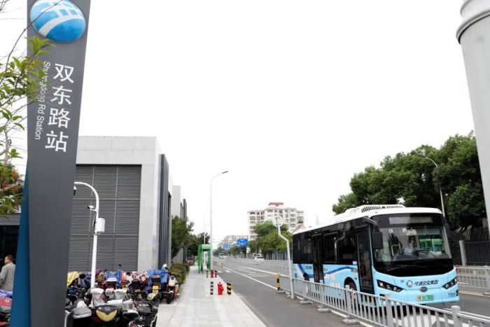 宁波：市民免费试乘一个月，地铁一到公交即发
