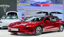 特斯拉Model3焕新版闪耀合肥国际车展