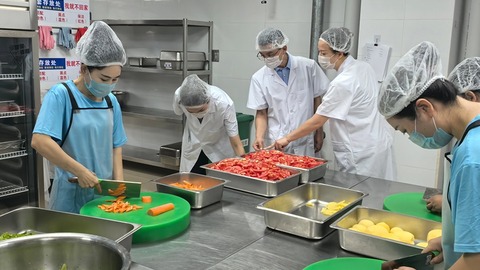 哈尔滨：200余所学校建立“妈妈食堂”