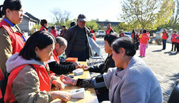 情暖“夕阳”！迁安志愿者爱心团队走进杨家坡民俗文化园！