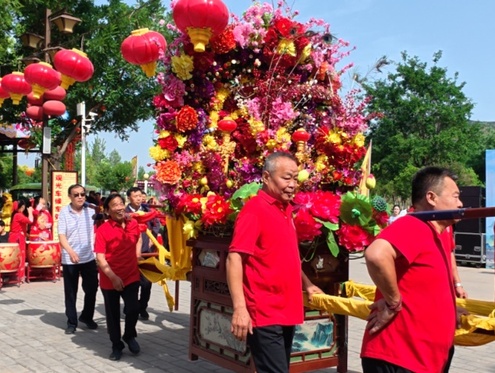 千年非遗舞动时代新章，永年抬花桌让传统文化焕发新生