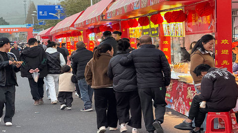 人挤人！宁波鄞江十月十庙会火爆出圈