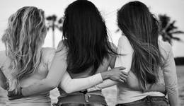 特别策划 | 告别“证明自己”：什么才是中年女性不崩塌的底气？