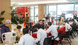 昆明鹏瑞利康养社区一周年庆典温情启幕