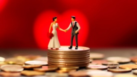 中国鼓励生育措施前移：多地发钱鼓励结婚